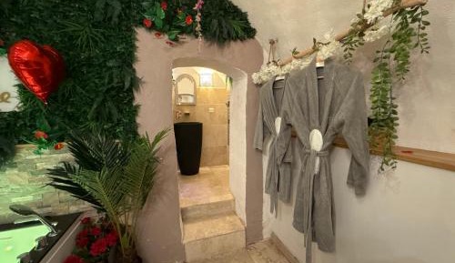 Queen Room with Spa Bath