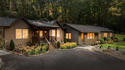 Three-Bedroom Vacation Home 