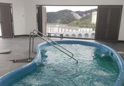 Three-Bedroom Apartment with Balcony