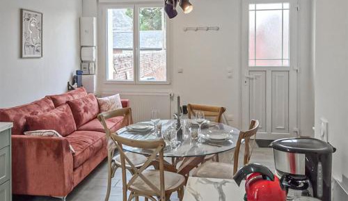 Three-Bedroom Holiday Home 