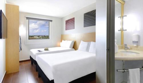 Standard Double Room with Two Single Beds
