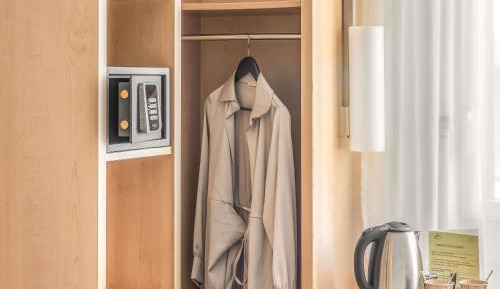 Standard Room with One Double Bed and One Single Bed