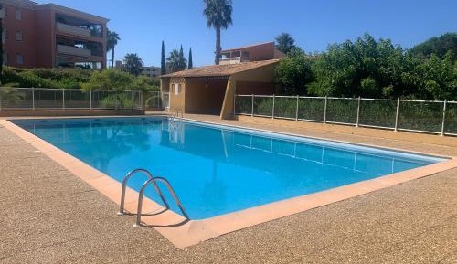 One-Bedroom Apartment with Pool View