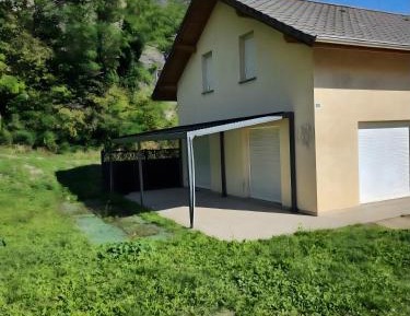 Villa with Garden View