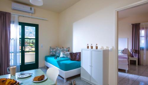 Superior One-Bedroom Apartment (4 Adults)