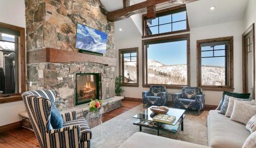Four-Bedroom Apartment