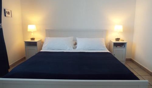 One-Bedroom Apartment with Balcony