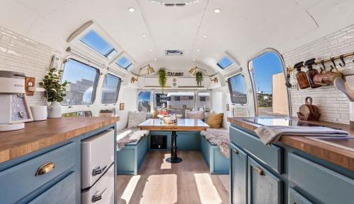 Apartment with Shower