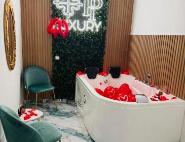 King Room with Spa Bath