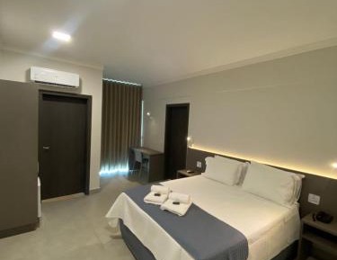 Deluxe Queen Room