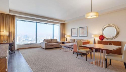 Corner Suite city and creek view 