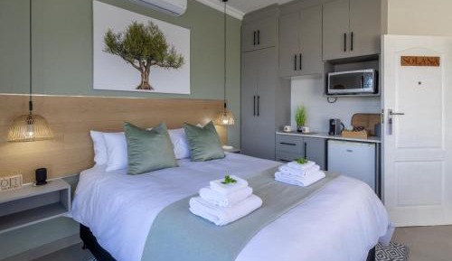 Deluxe Queen Room