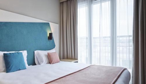 Superior One-Bedroom Apartment with Balcony (4 Adults)