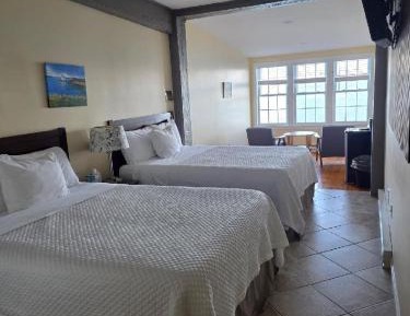 Queen Suite with Sea View