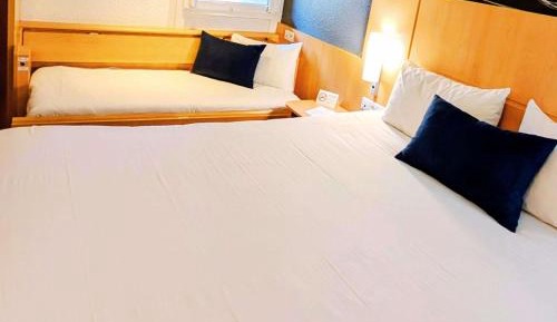 Standard Room with 1 Double and 1 Single Bed