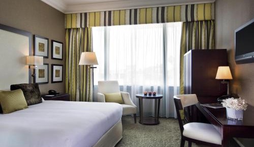 Classic King Room, 20% off on F&B, Complimentary shuttle to Dubai Festival City Mall