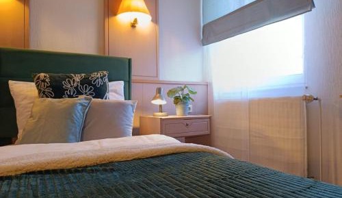 Single Room with Private Bathroom