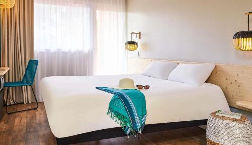 Classic Double Room with Balcony and Garden view