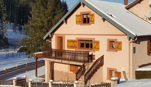 Holiday Home (5 Adults)