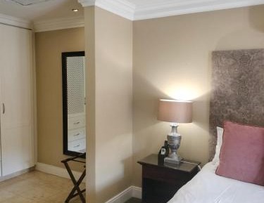 Business King Room