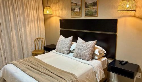 Standard Queen Room