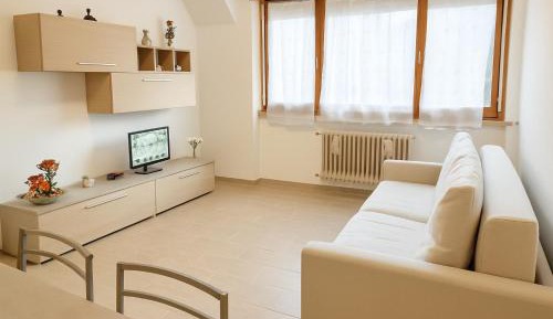 Apartment with Mountain View