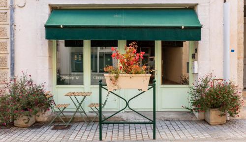 Superior One-Bedroom Apartment