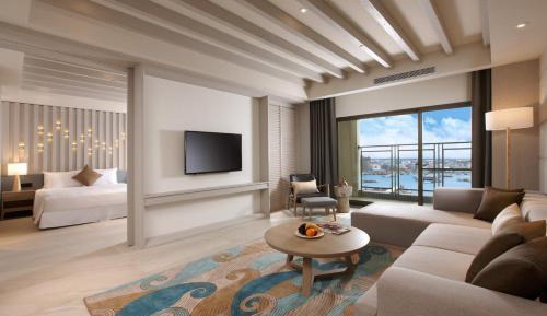 Suite with Garden View