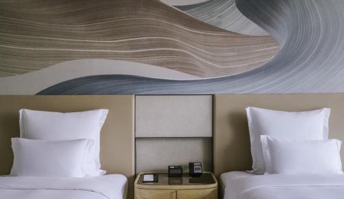 Deluxe Twin Room with City View - High Floor