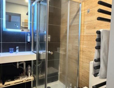 Deluxe Double Room with Shower