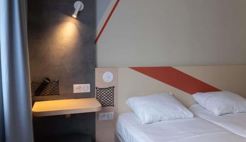 Standard Room with Two Single Beds - Non-Smoking