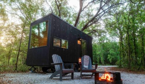 Standard Cabin with Queen Bed