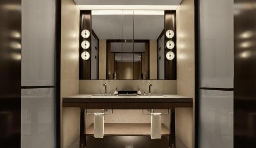 King Room with Mountain View