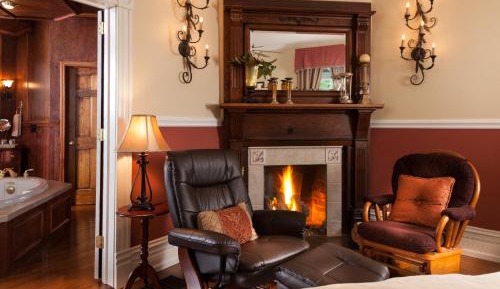 King- Grand Library Suite