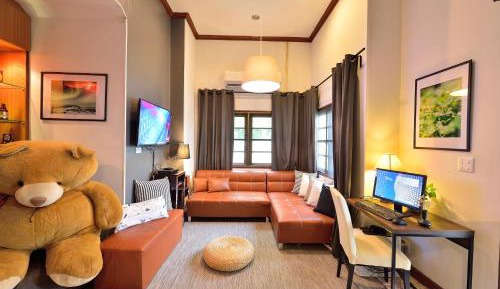 Standard Double Room with Shared Bathroom