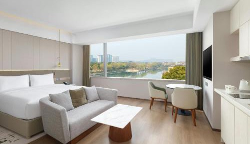 King Room with Lake View - Alive Room