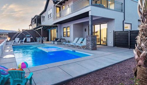 Five-Bedroom Holiday Home