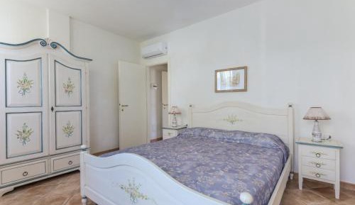 Superior One-Bedroom Apartment