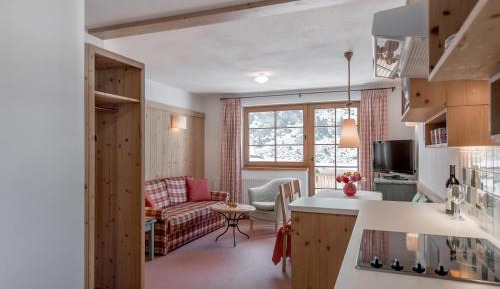 One-Bedroom Apartment with Balcony