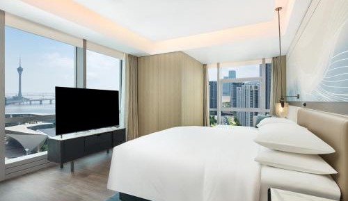 Deluxe King Suite with Ocean View