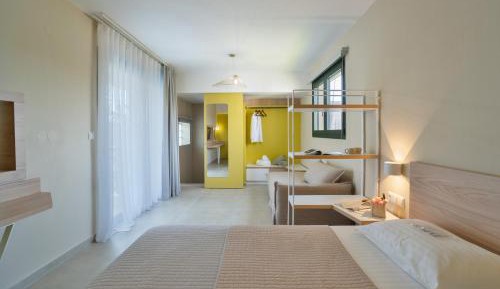 King Suite with Pool View
