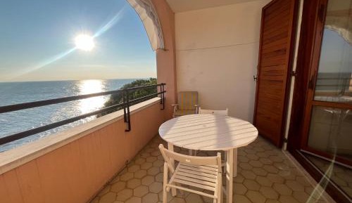 One-Bedroom Apartment with Sea View