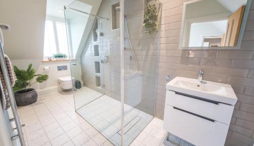 Two-Bedroom Deluxe Apartment