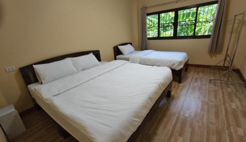 Family Room with Garden View