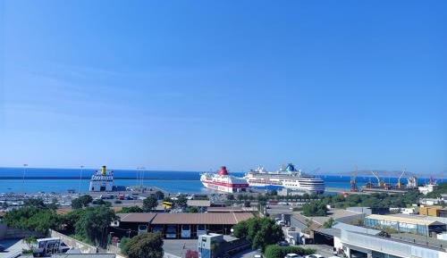 Double Room with View of the Port