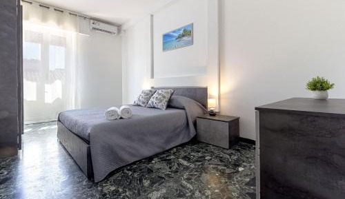Three-Bedroom Apartment with Marina View