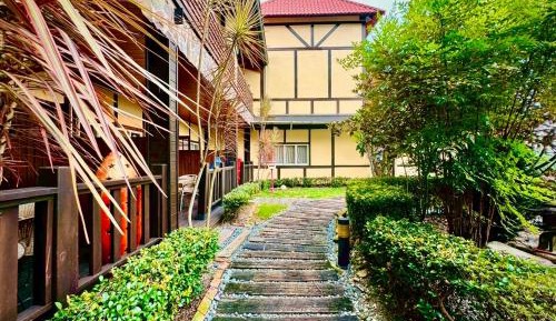 Quadruple Room with Mountain View