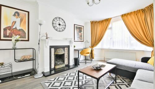 Four-Bedroom Holiday Home