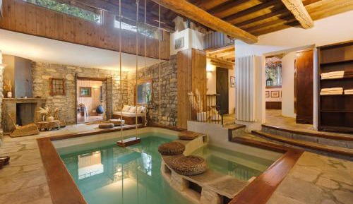 Villa with Garden View