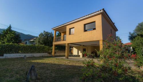 Three-Bedroom Holiday Home 